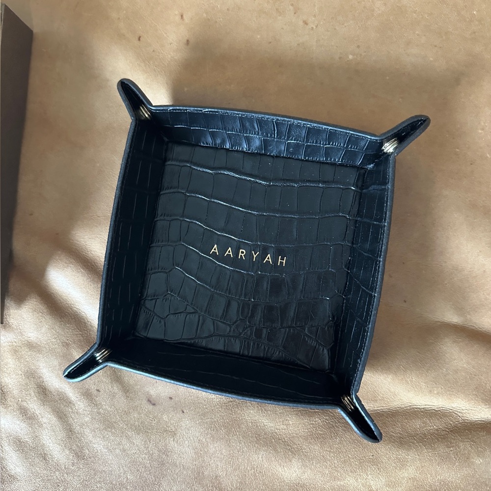 Leatherology X Arryah black leather jewelry tray